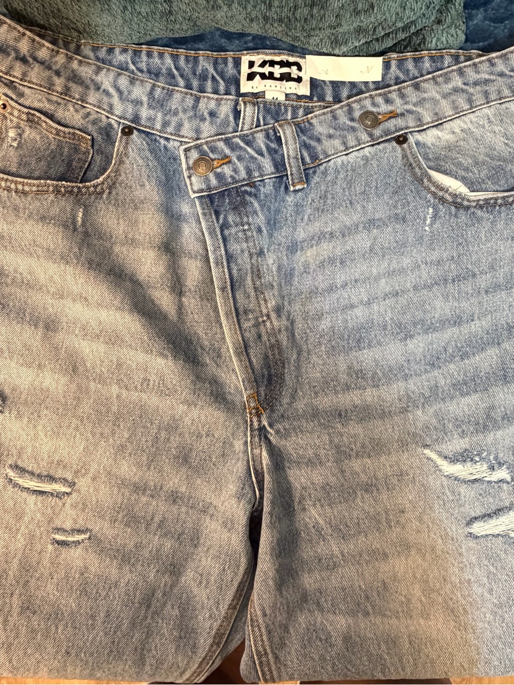 KBB By Kahlana Light Blue Straight Leg Jeans - Size 14 NWT - Picture 4 of 11